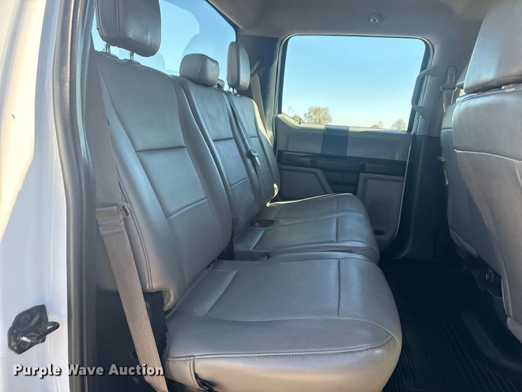 image for item DQ4134 2019 Ford F550 Super Duty XL truck cab and chassis