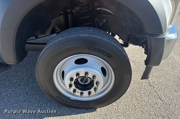 image for item DQ4134 2019 Ford F550 Super Duty XL truck cab and chassis