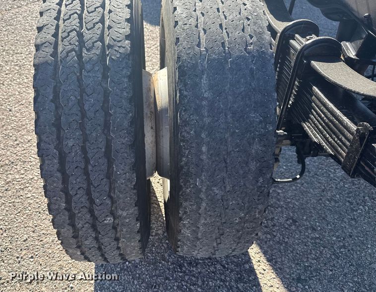 image for item DQ4134 2019 Ford F550 Super Duty XL truck cab and chassis