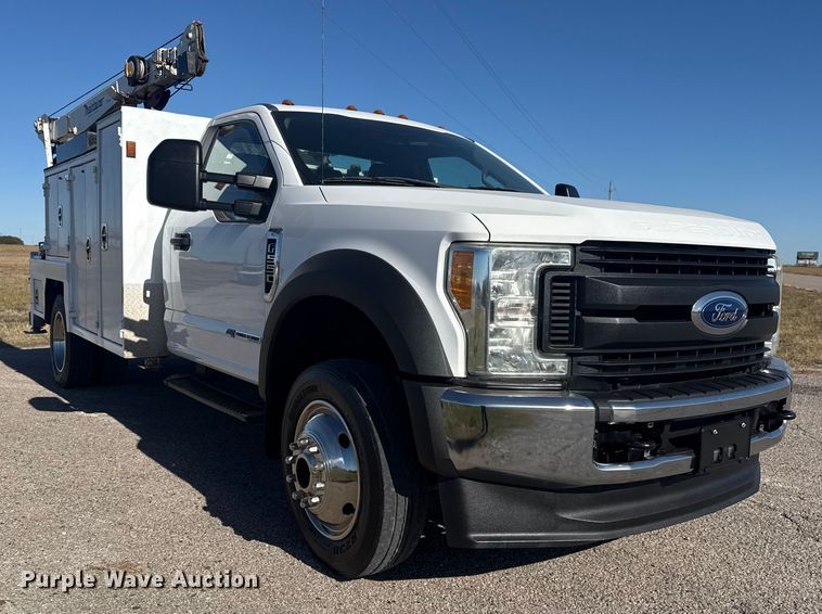 image for item DQ4135 2017 Ford F550 utility / service truck
