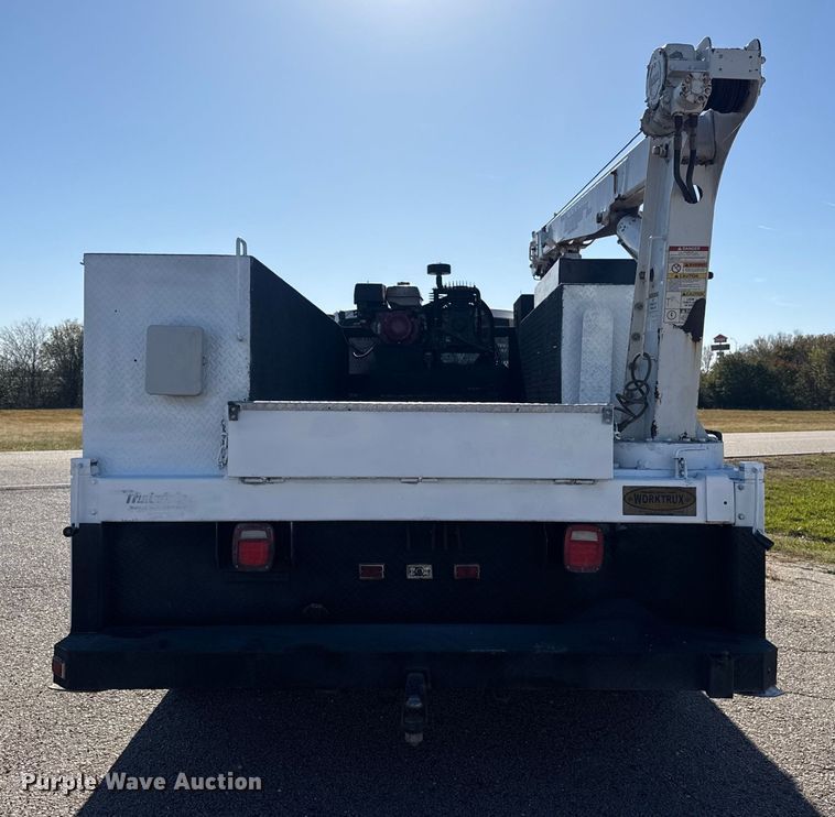 image for item DQ4135 2017 Ford F550 utility / service truck