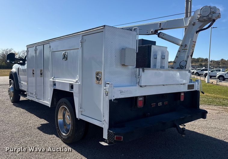 image for item DQ4135 2017 Ford F550 utility / service truck