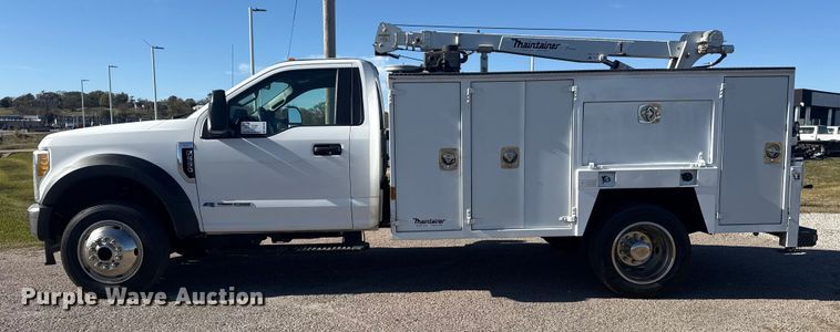 image for item DQ4135 2017 Ford F550 utility / service truck