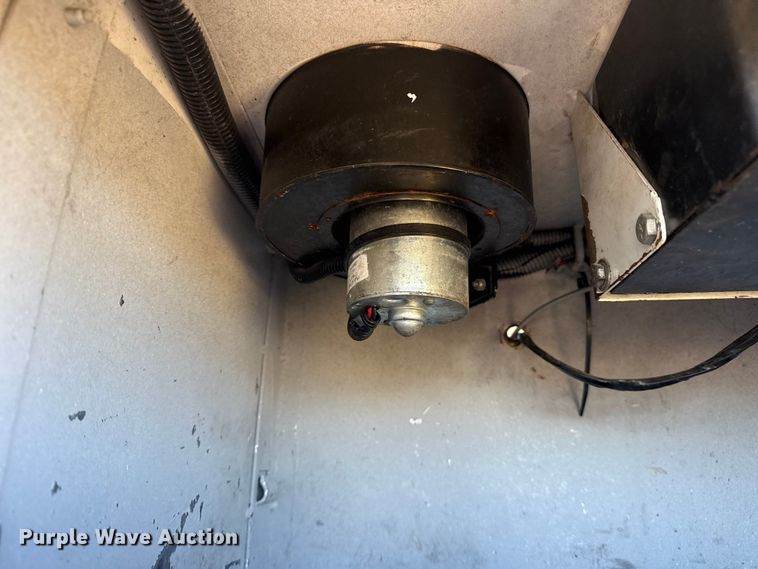 image for item DQ4135 2017 Ford F550 utility / service truck