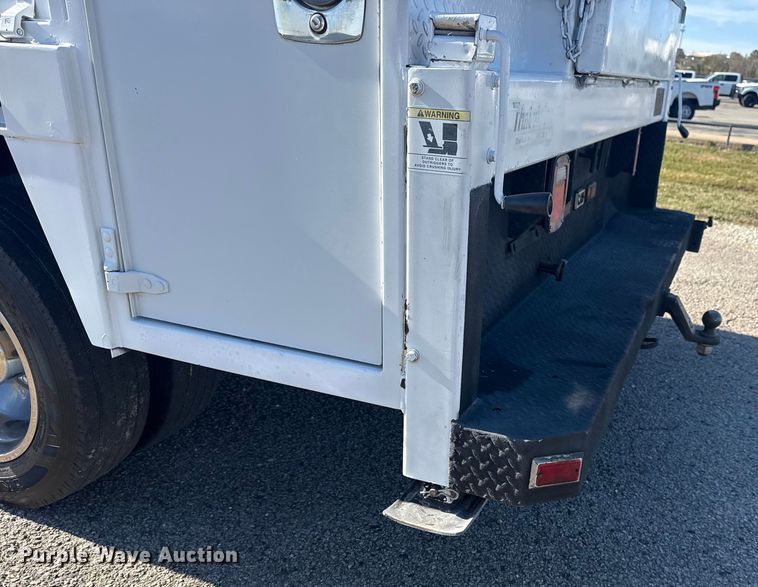 image for item DQ4135 2017 Ford F550 utility / service truck