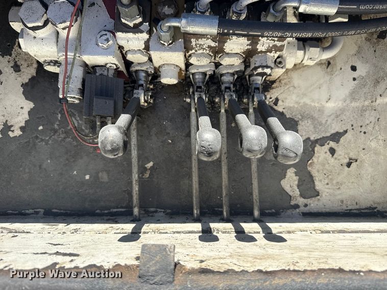 image for item DQ4135 2017 Ford F550 utility / service truck