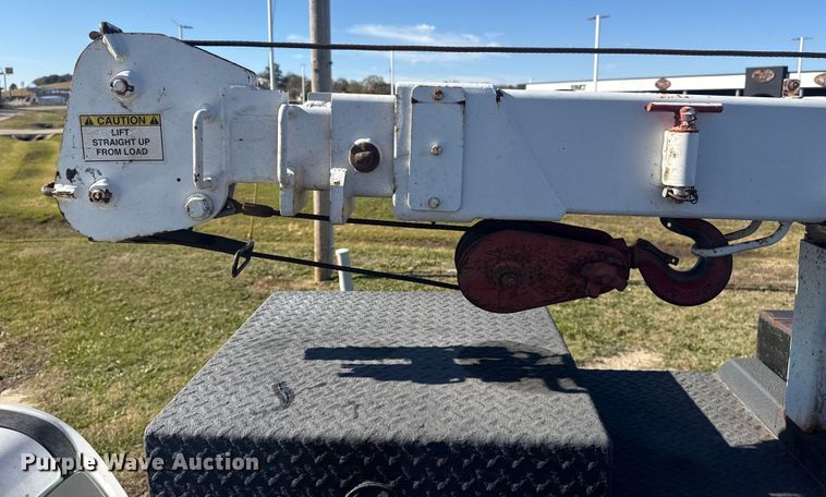 image for item DQ4135 2017 Ford F550 utility / service truck