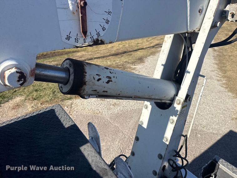 image for item DQ4135 2017 Ford F550 utility / service truck