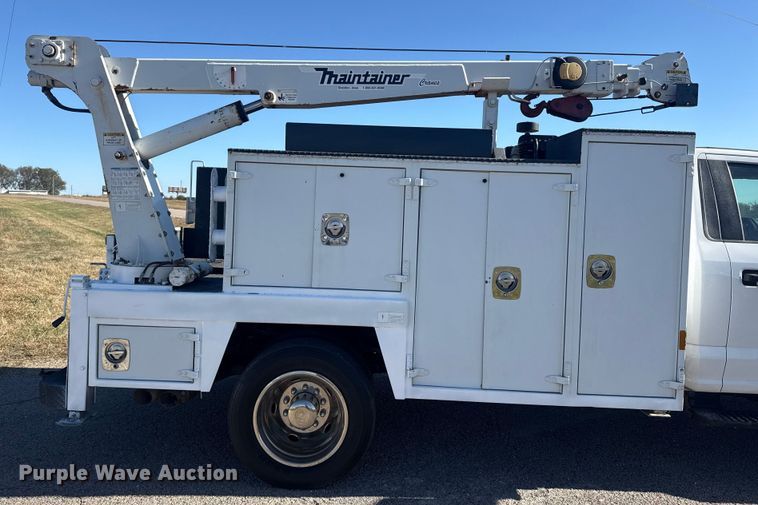 image for item DQ4135 2017 Ford F550 utility / service truck