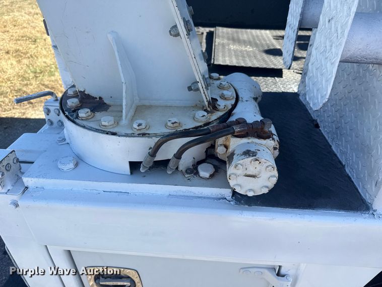 image for item DQ4135 2017 Ford F550 utility / service truck