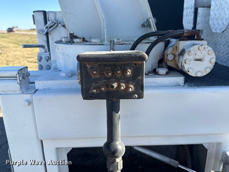 image for item DQ4135 2017 Ford F550 utility / service truck