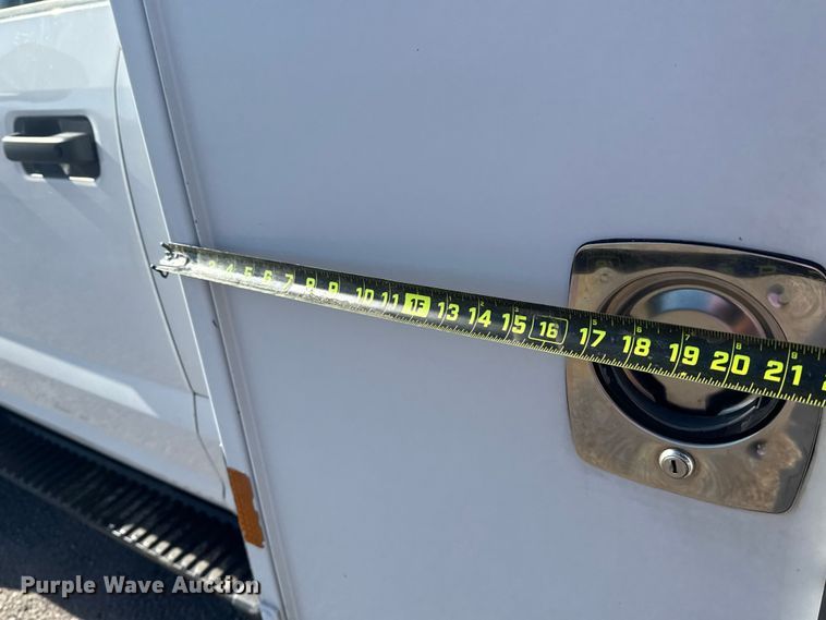 image for item DQ4135 2017 Ford F550 utility / service truck