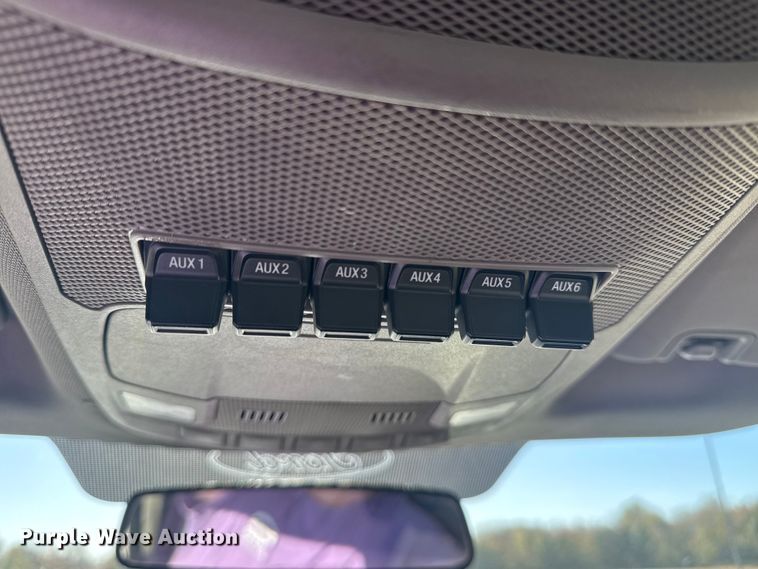 image for item DQ4135 2017 Ford F550 utility / service truck