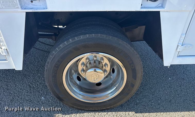 image for item DQ4135 2017 Ford F550 utility / service truck