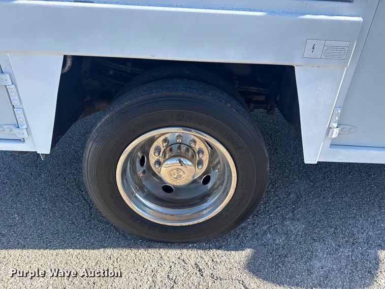 image for item DQ4135 2017 Ford F550 utility / service truck