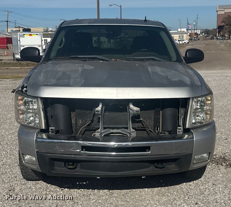 image for item DQ4149 2011 Chevrolet Silverado 1500 Crew Cab truck cab and chassis