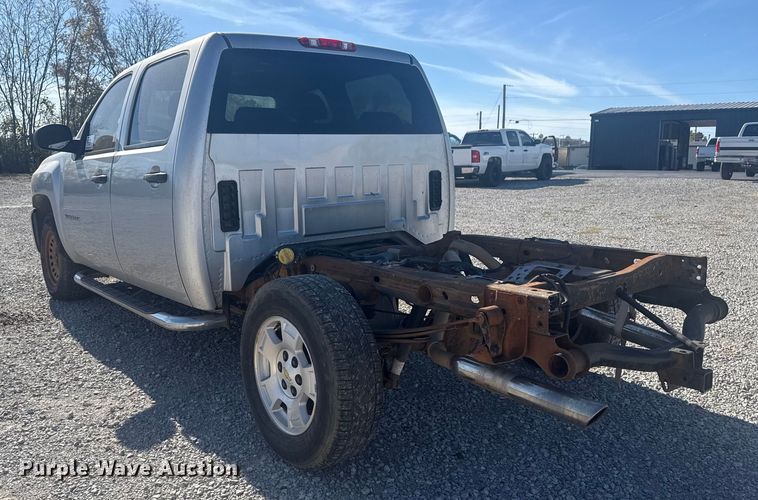 image for item DQ4149 2011 Chevrolet Silverado 1500 Crew Cab truck cab and chassis