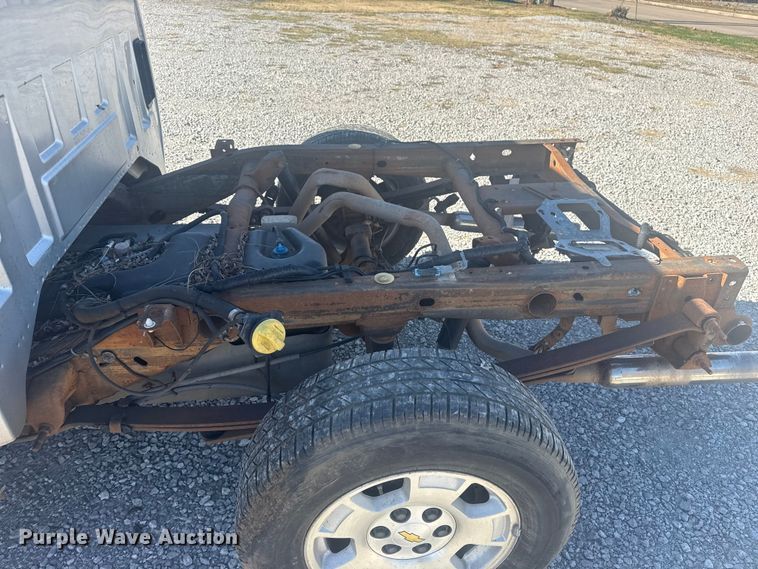 image for item DQ4149 2011 Chevrolet Silverado 1500 Crew Cab truck cab and chassis