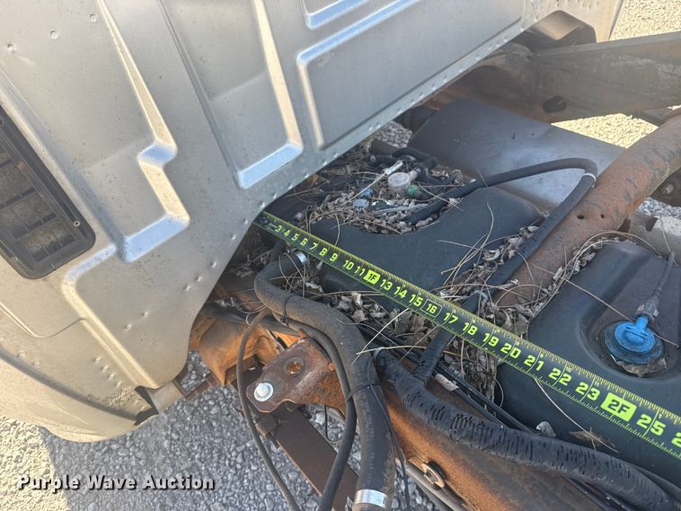 image for item DQ4149 2011 Chevrolet Silverado 1500 Crew Cab truck cab and chassis