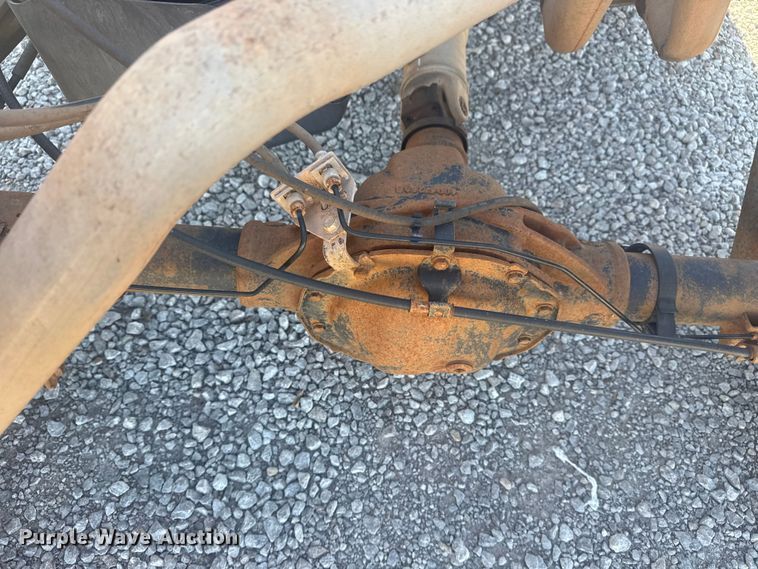 image for item DQ4149 2011 Chevrolet Silverado 1500 Crew Cab truck cab and chassis