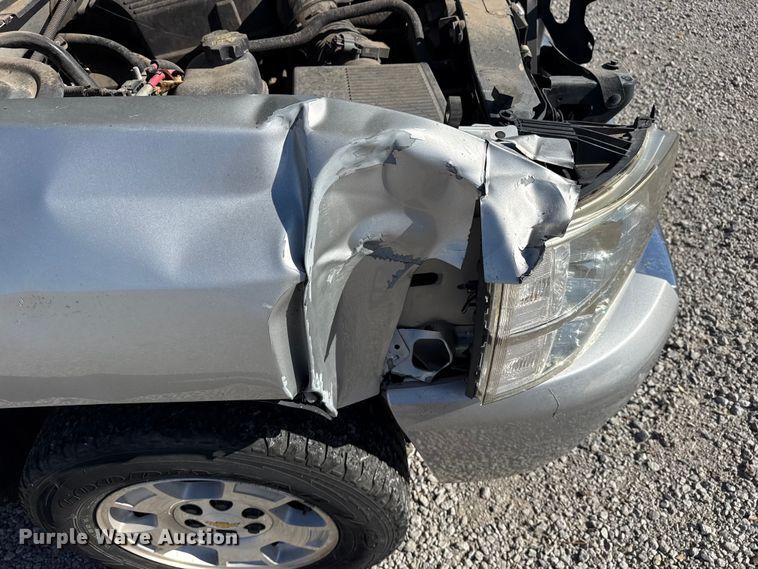 image for item DQ4149 2011 Chevrolet Silverado 1500 Crew Cab truck cab and chassis