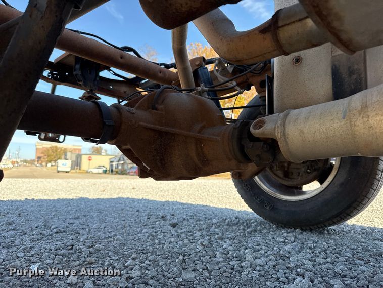 image for item DQ4149 2011 Chevrolet Silverado 1500 Crew Cab truck cab and chassis