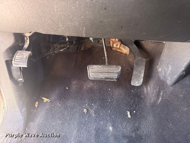 image for item DQ4149 2011 Chevrolet Silverado 1500 Crew Cab truck cab and chassis