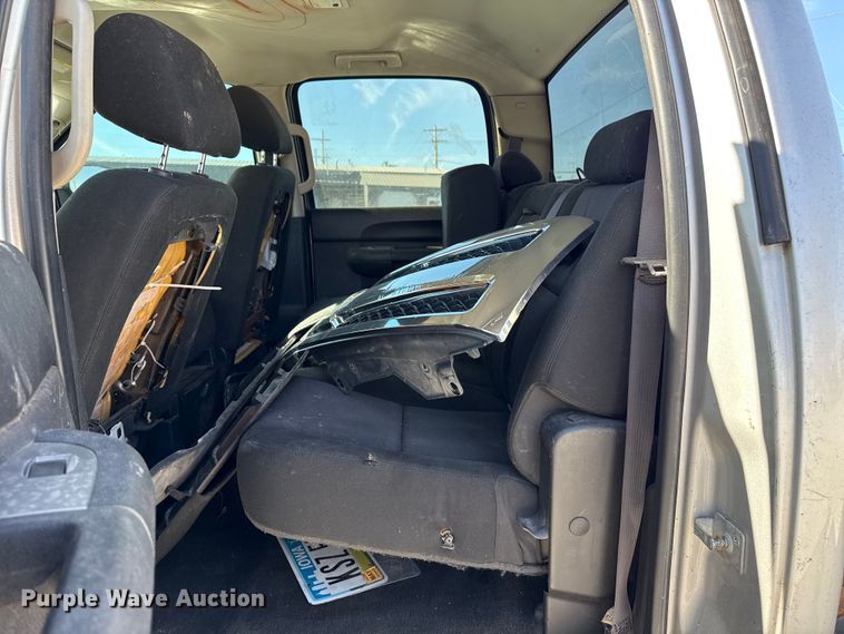 image for item DQ4149 2011 Chevrolet Silverado 1500 Crew Cab truck cab and chassis