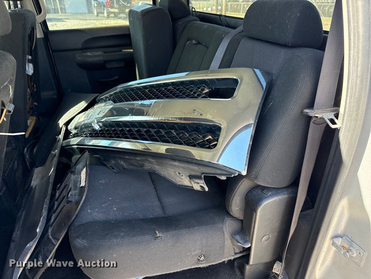 image for item DQ4149 2011 Chevrolet Silverado 1500 Crew Cab truck cab and chassis