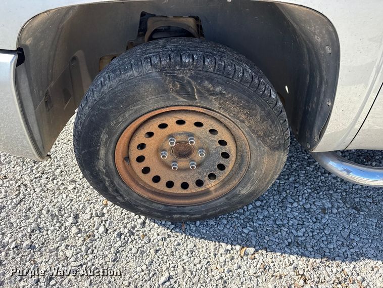 image for item DQ4149 2011 Chevrolet Silverado 1500 Crew Cab truck cab and chassis