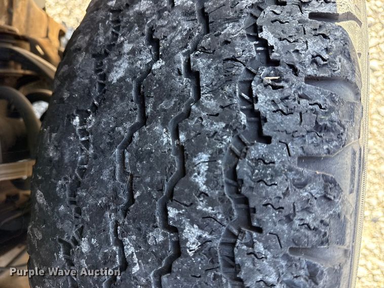 image for item DQ4149 2011 Chevrolet Silverado 1500 Crew Cab truck cab and chassis