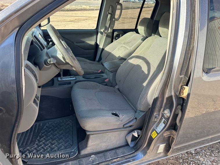 image for item DQ7714 2019 Nissan Frontier Crew Cab pickup truck