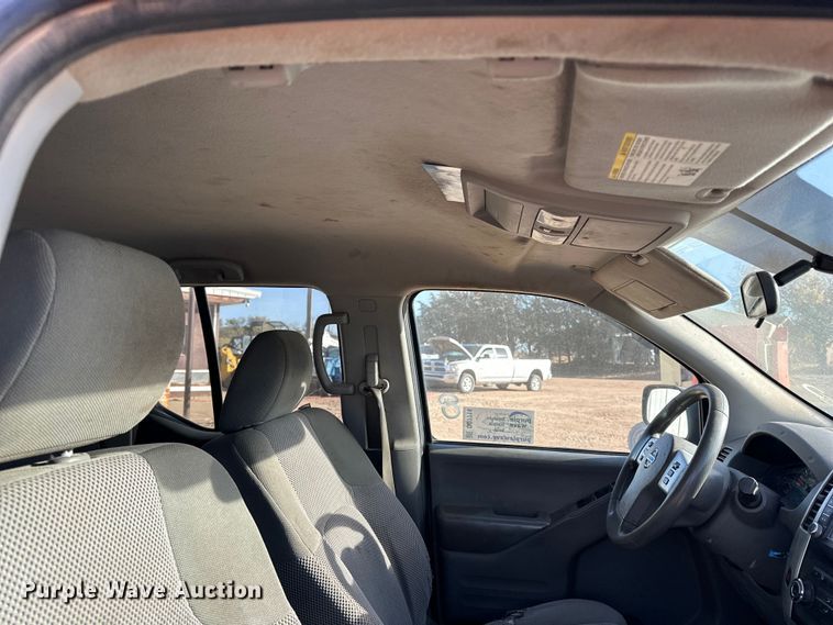 image for item DQ7714 2019 Nissan Frontier Crew Cab pickup truck