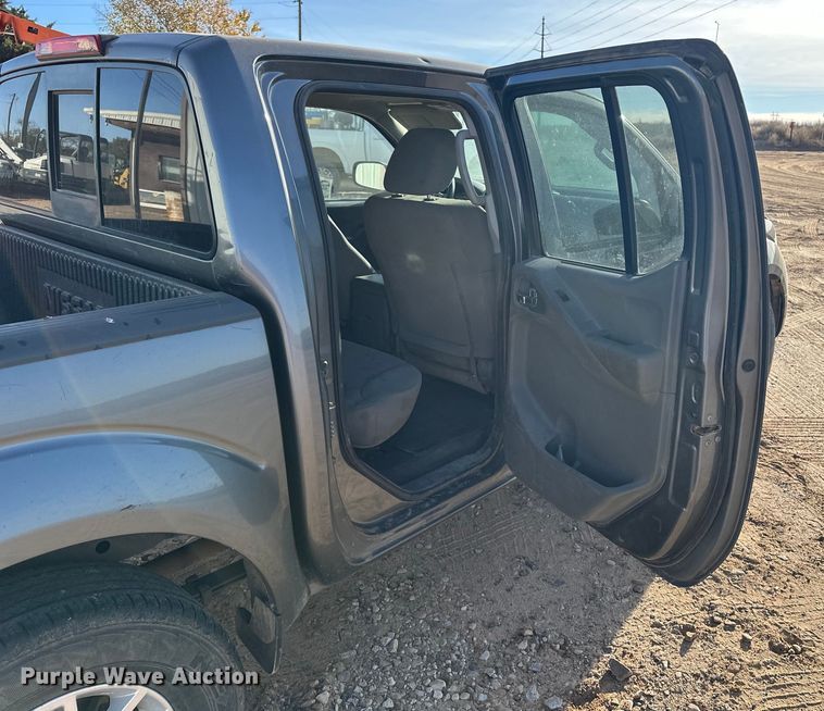 image for item DQ7714 2019 Nissan Frontier Crew Cab pickup truck