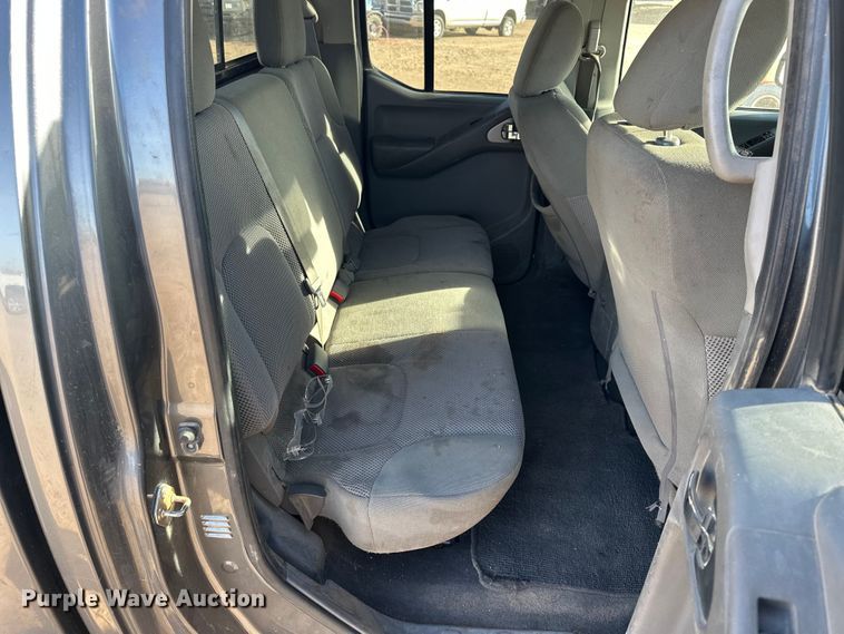 image for item DQ7714 2019 Nissan Frontier Crew Cab pickup truck