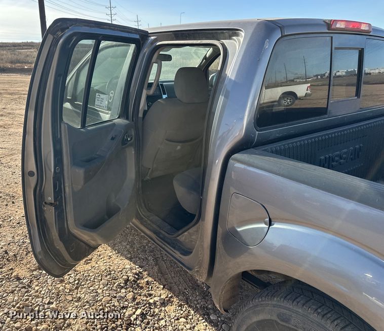 image for item DQ7714 2019 Nissan Frontier Crew Cab pickup truck