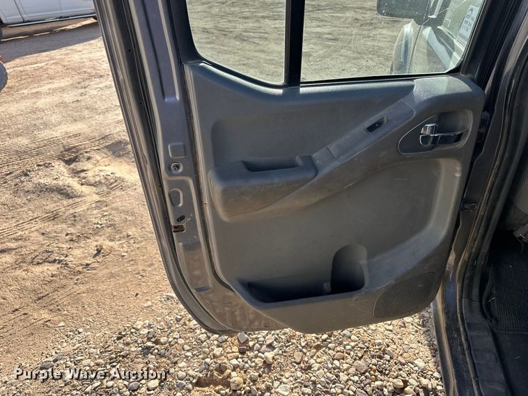 image for item DQ7714 2019 Nissan Frontier Crew Cab pickup truck