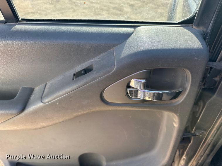 image for item DQ7714 2019 Nissan Frontier Crew Cab pickup truck