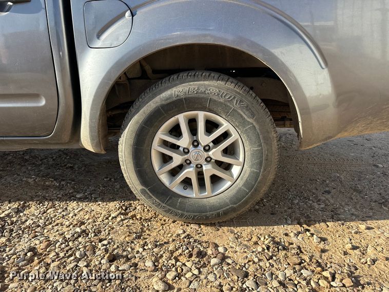 image for item DQ7714 2019 Nissan Frontier Crew Cab pickup truck