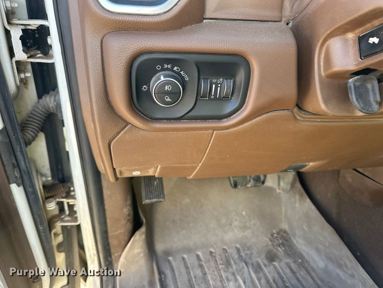 image for item DQ7715 2019 RAM 2500 Crew Cab pickup truck