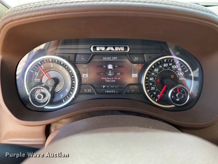 image for item DQ7715 2019 RAM 2500 Crew Cab pickup truck