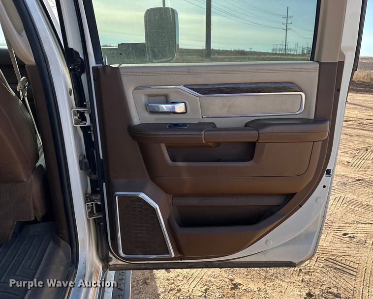 image for item DQ7715 2019 RAM 2500 Crew Cab pickup truck