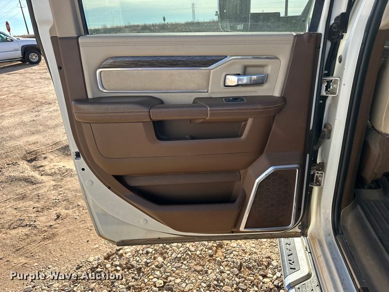 image for item DQ7715 2019 RAM 2500 Crew Cab pickup truck