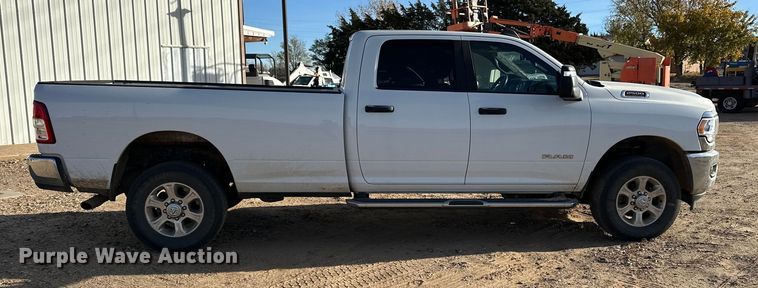 image for item DQ7717 2023 RAM 2500 Crew Cab pickup truck