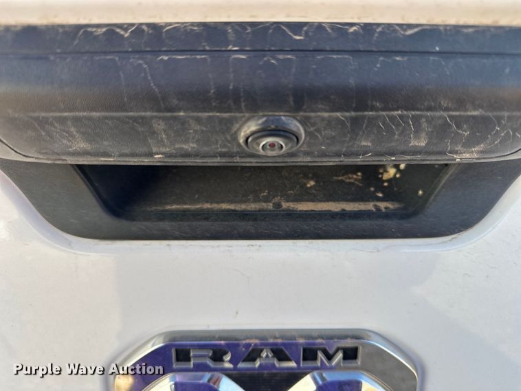 image for item DQ7717 2023 RAM 2500 Crew Cab pickup truck