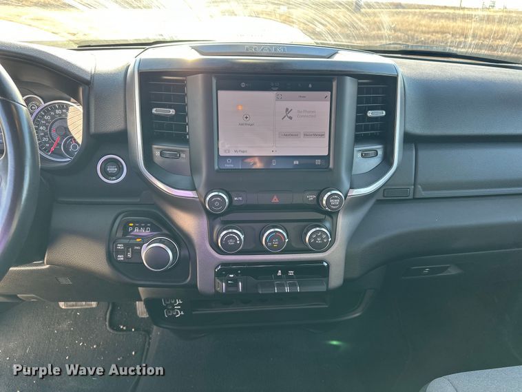 image for item DQ7717 2023 RAM 2500 Crew Cab pickup truck