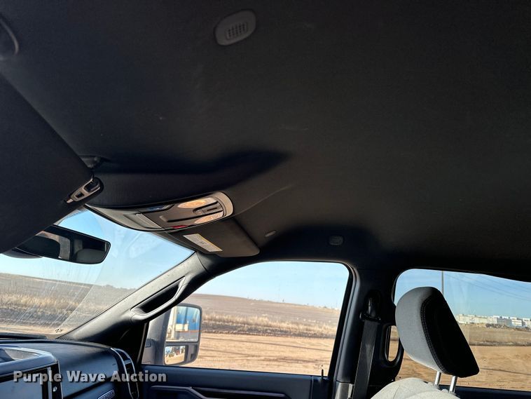 image for item DQ7717 2023 RAM 2500 Crew Cab pickup truck