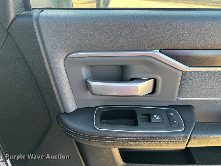 image for item DQ7717 2023 RAM 2500 Crew Cab pickup truck