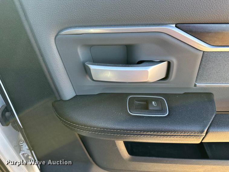 image for item DQ7717 2023 RAM 2500 Crew Cab pickup truck