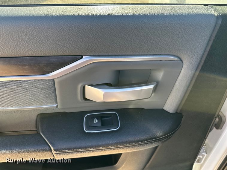 image for item DQ7717 2023 RAM 2500 Crew Cab pickup truck